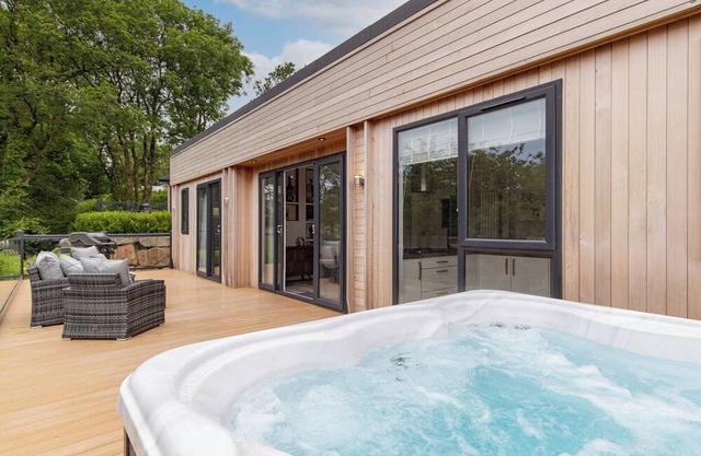 2 bedroom accommodation in Narberth
