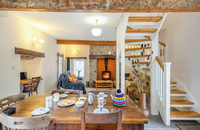 2 bedroom accommodation in Llanddewi Brefi, near Tregaron