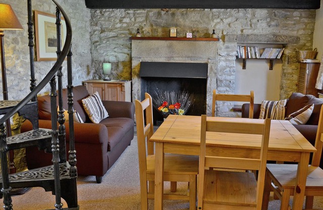2 bedroom accommodation in Youlgreave, near Bakewell