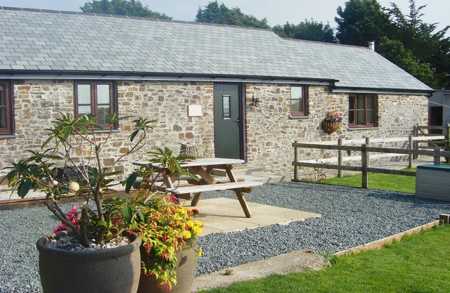 2 bedroom accommodation in Hartland, near Bideford