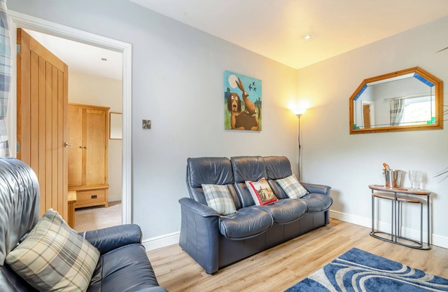 2 bedroom accommodation in Chinley