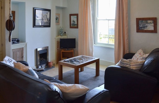2 bedroom accommodation in Newlyn