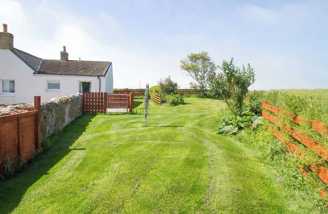 2 bedroom accommodation in Portmahomack, near Tain