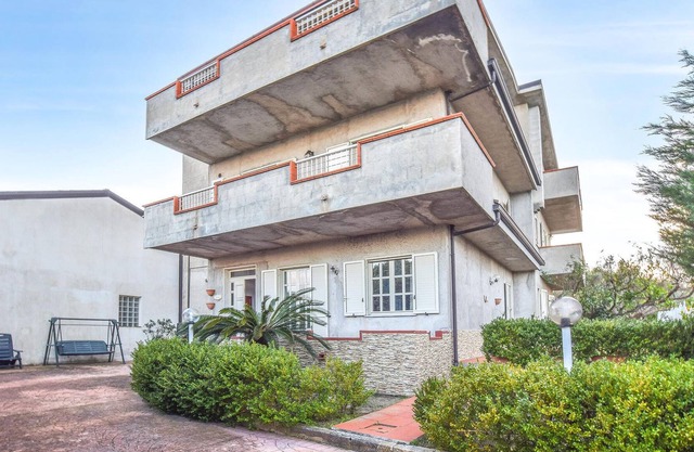 2 bedroom accommodation in CAMINI