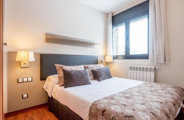2 Bedroom Apart (4 adults + 2 children). Alt.1950 m. PER 2G