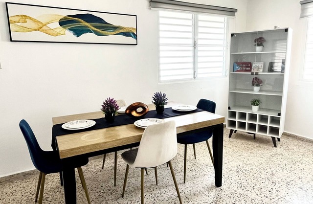 2-bedroom Apartment in Delightful Ocean Park w/AC & Walking Distance to Beaches