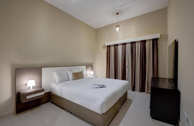 2 Bedroom Apartment Near Dubai Internet City Gate