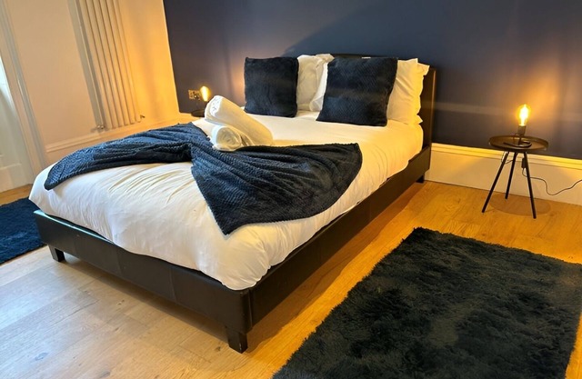 2-Bedroom Apartment With Private Kitchen and Bathroom