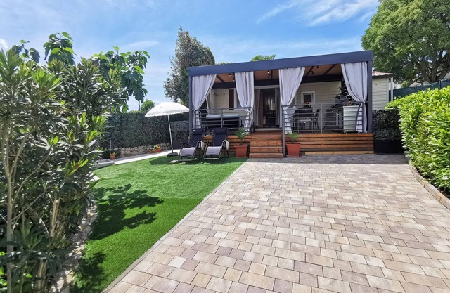 2 bedroom awesome home in Vantacici