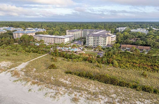 2-bedroom condo in delightful Hilton Head Island with AC, WiFi, beach front