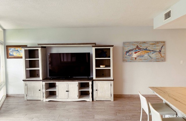 2 Bedroom Condo w/BOAT SLIP, Beachside, NSB