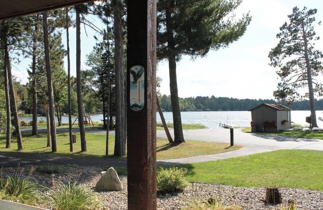 2 bedroom condo, great view of Duck Lake