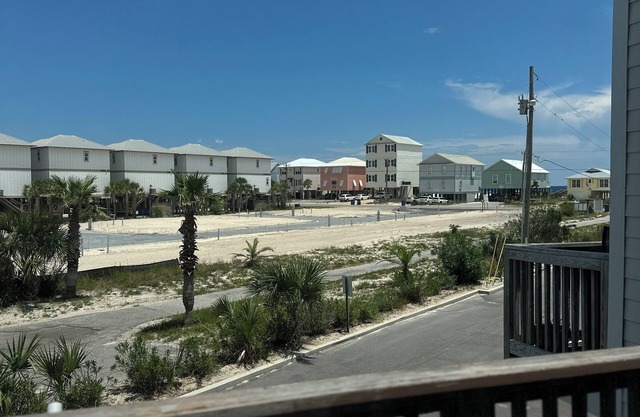 2-bedroom condo in beautiful Gulf Shores; private beach, pier, and pool access