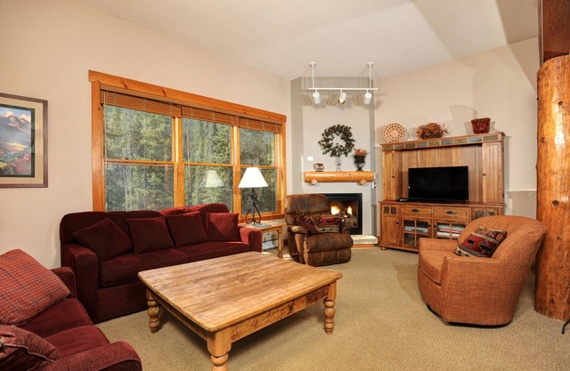 2 Bedroom Condo | Rustic Charm and Great Amenities