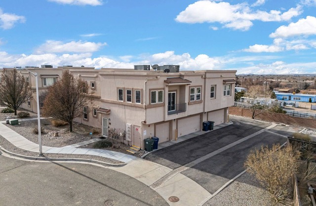 2-bedroom condo with view of the Jemez Mountains