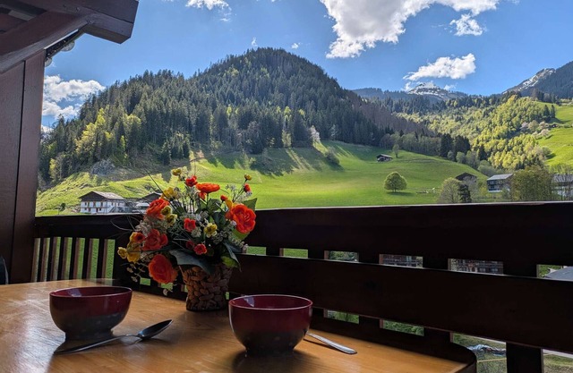 2-Bedroom Duplex, Pool, Close to Lifts, Sleeps 6