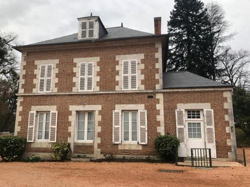 2 bedroom Gîte-Cottage- Chateau de Charmeil