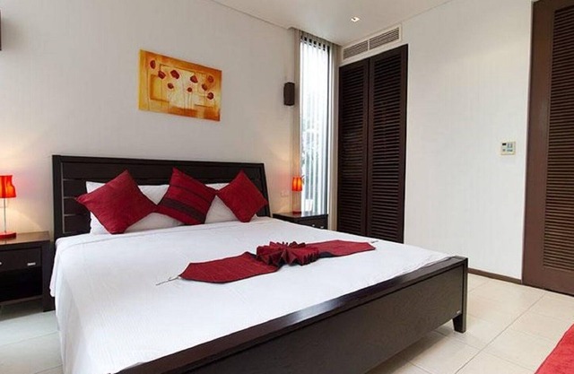 2 Bedroom Garden Pool Access Apartment