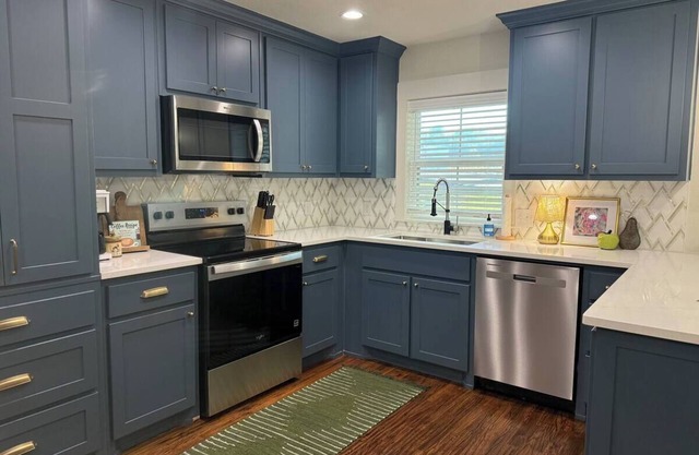 2 bedroom house just 1 mile from the heart of historic downtown Waxahachie!