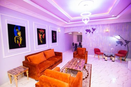 2 bedroom Manor Apartment Gwarimpa