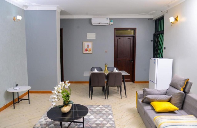 2 Bedroom Suite In 3 Bedroom Apartment
