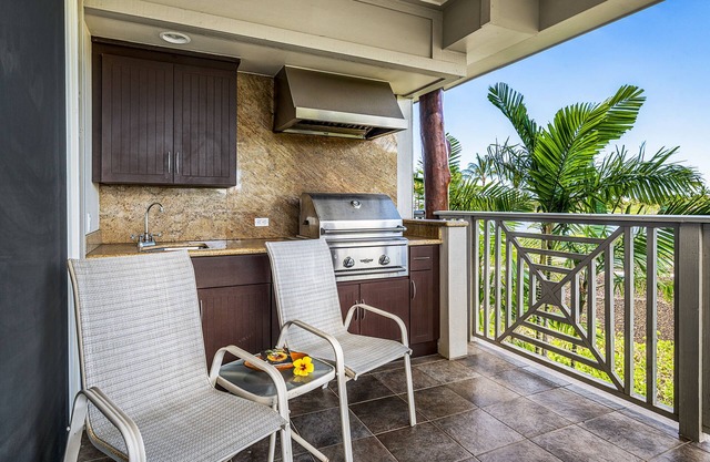 2 bedroom with great view and privacy! BBQ on lanai