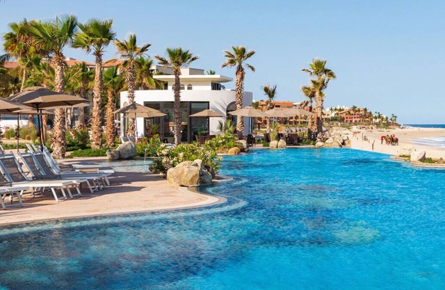 2 bedrooms, 2 bathroom, sleep 6, confirmed availability, US$250/night, room only