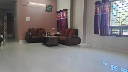 2 BHK Huge House on 1st Floor