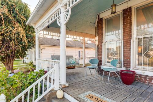 2 Blocks to Ohio River! Historic Victorian Gem