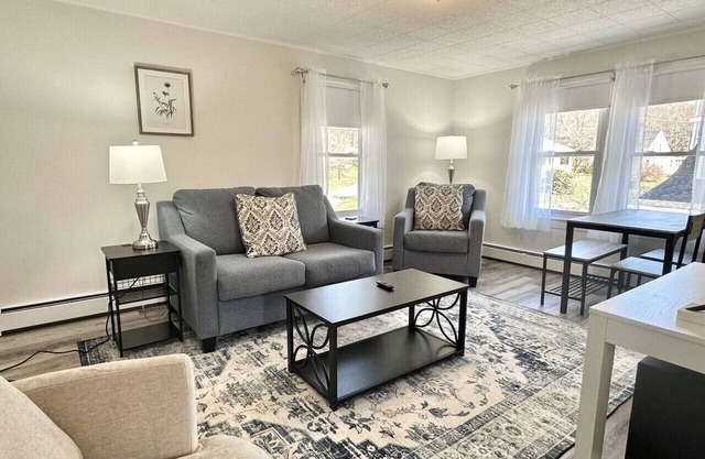 2 BR Apt Walkable to inside Park! [Acadia Outpost]