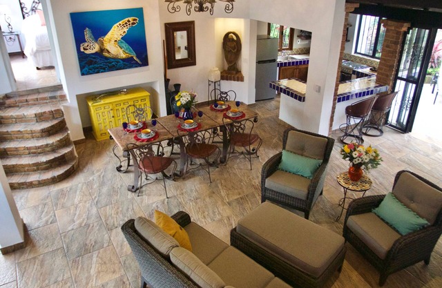 2 BR Casita 3 blocks to the beach