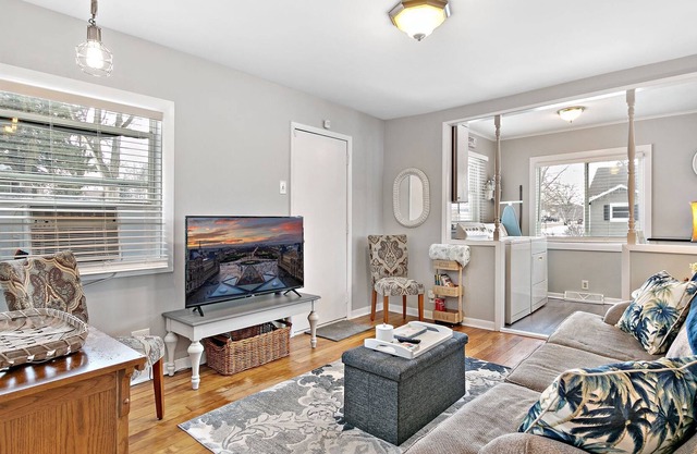 2 BR remodeled home near Cary/Crystal Lake/McHenry