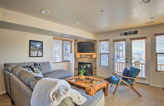 2-Condo Property w/Mtn Views by Golf & Ski Resort