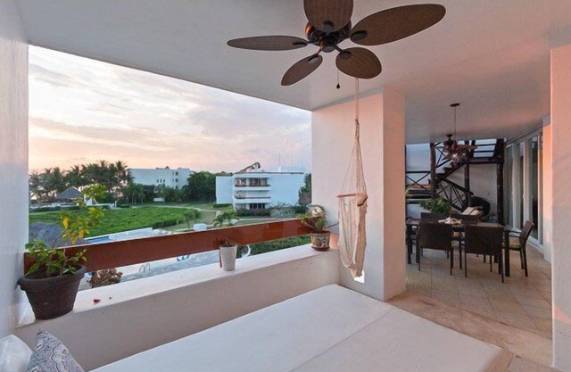 2-Floor/Elevator Penthouse Unit with Panoramic Ocean Views