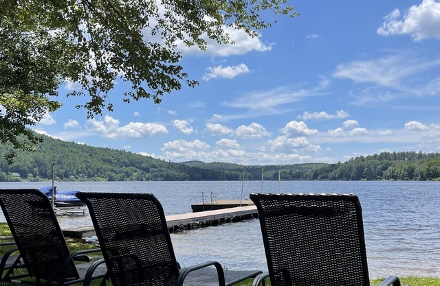 2 lakefront cottages on Franklin Pierce Lake