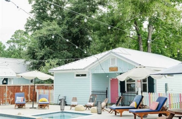 2 Luxe Chalets Pool Beach Parking Sleeps 12