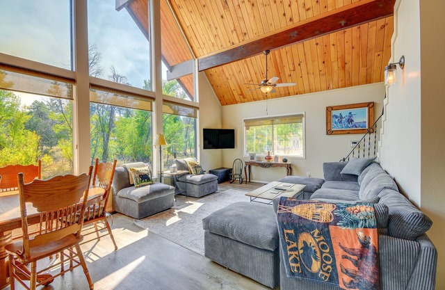 < 2 Mi to Dtwn: Prescott Cabin w/Furnished Deck