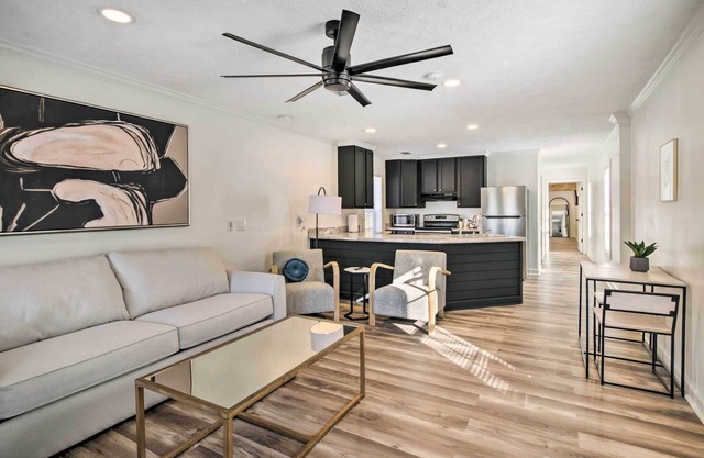 2 Mi to MSU: Chic Cottage Retreat w/Yard!