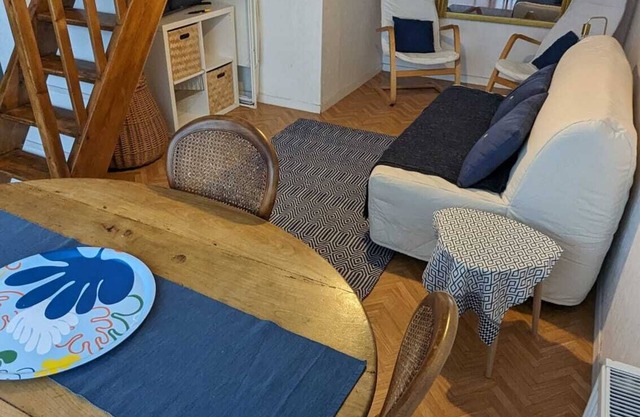 2 minutes walk from the beach, F2 in mezannine