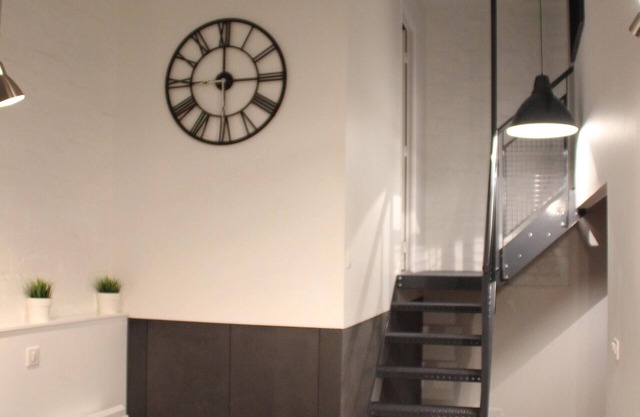 2 pieces limit Vincennes near Paris, nice base to visit