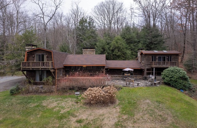 2 Ponds - Rustic Mountain Cabin