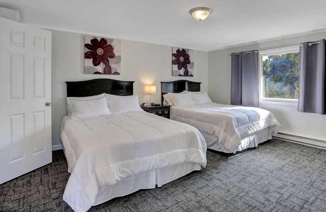 2 Qn Beds at Halifax Inn. On 147 Near Millersburg