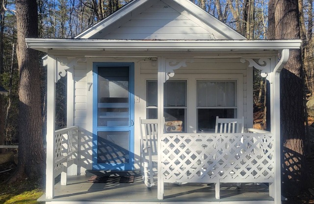 2 River Road Inn & Cottages