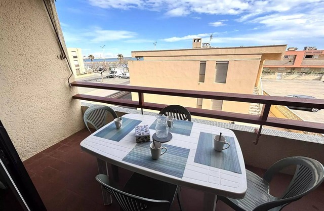 2-room apartment Cabin - sleeps 6- PORT LA NOUVELLE