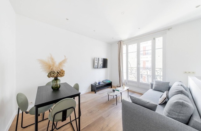 2 rooms Modern & Cozy - 150m Metro L3