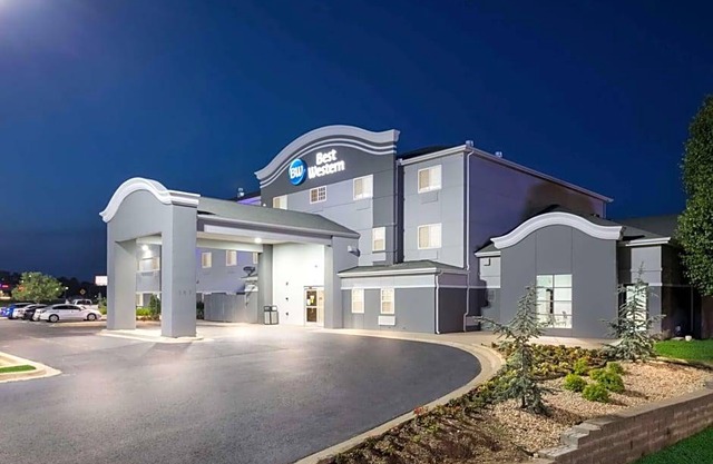 2-Star Hotel ∙ Best Western NSU Inn