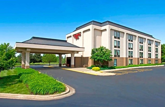 2-Star Hotel ∙ Hampton Inn Kansas City - Airport