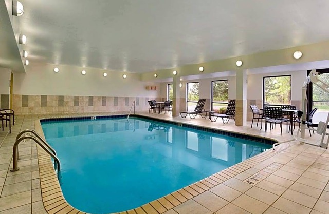 2-Star Hotel ∙ Hampton Inn Minneapolis-Burnsville
