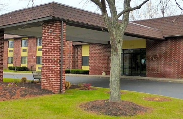 2-Star Hotel ∙ Red Roof Inn Fulton