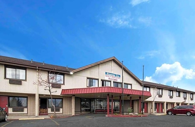 2-Star Hotel ∙ Rodeway Inn Syracuse
